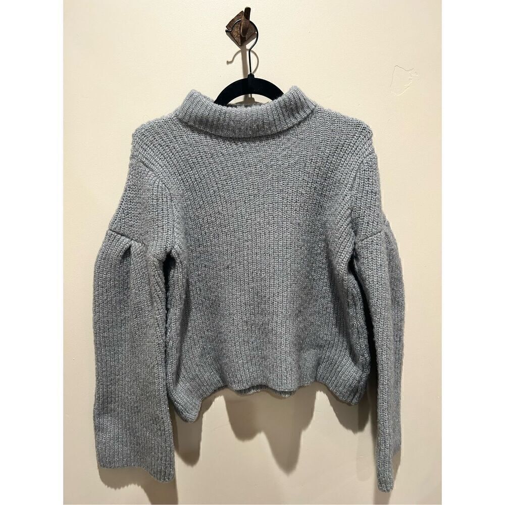 Romeo+āJulietācoutureāturtleneck